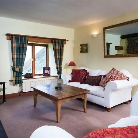 Ruskin House At Lowgrove Ambleside