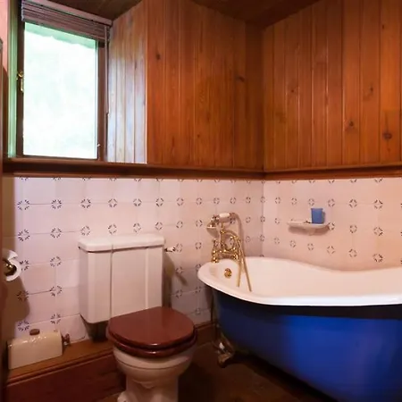 Ruskin House At Lowgrove Holiday home
